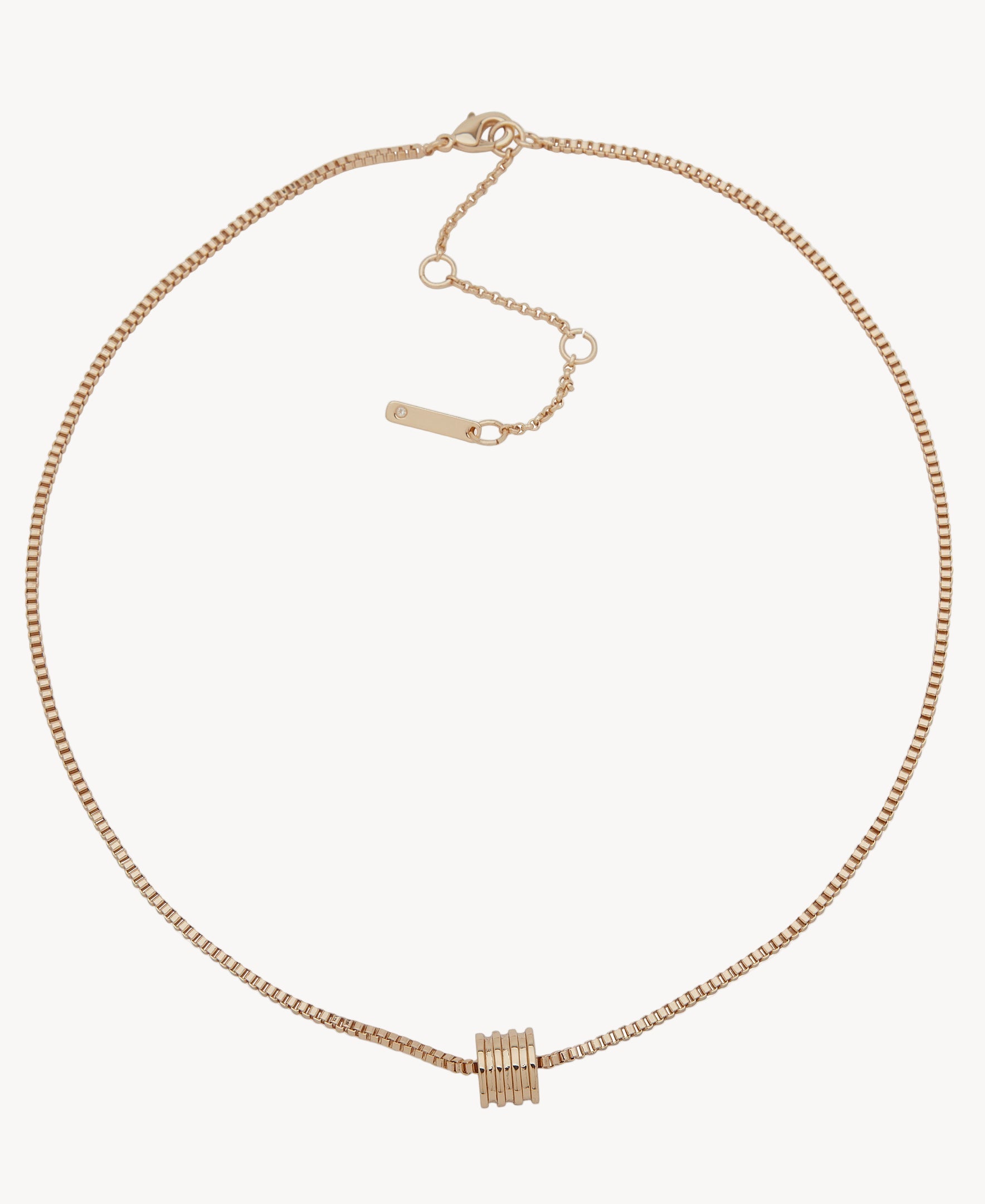 قلادة ناين ويست 19N00620 الذهبية مع حلية دائرية