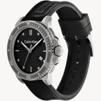 ساعة كالفن كلاين 25200207 كوارتز تناظرية للرجال بسوار من السيليكون الأسود