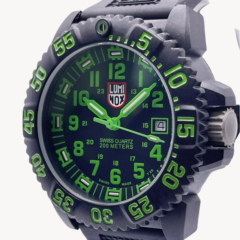 ساعة لومينوكس A-3067 Navy Seal Colormark السويسرية كوارتز (تعمل بالبطارية) سوداء للرجال